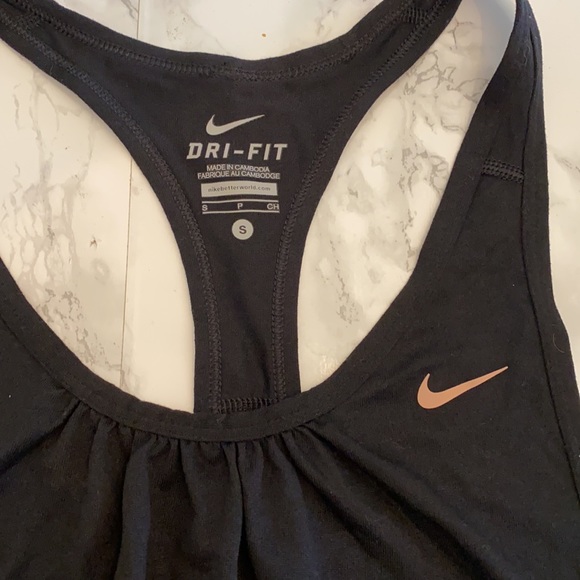 Nike Workout Tank - Picture 2 of 3